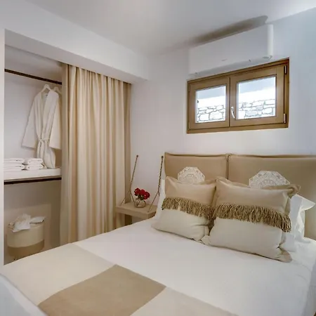Villa Executive Paros Avra 3 Bedrooms Sea View & Outdoor Jacuzzi